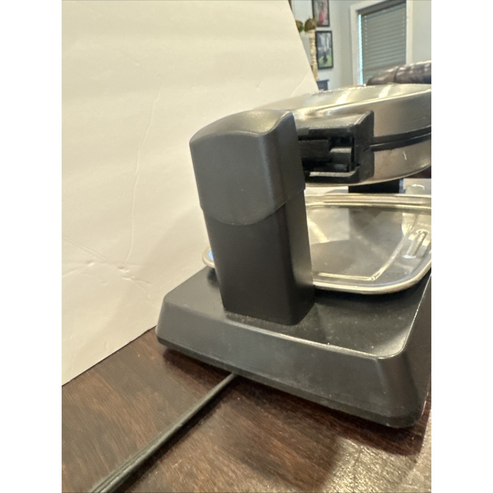 Waring Pro Belgium Stainless Waffle Maker WWM200SA Rotating Restaurant Style - Picture 7 of 7
